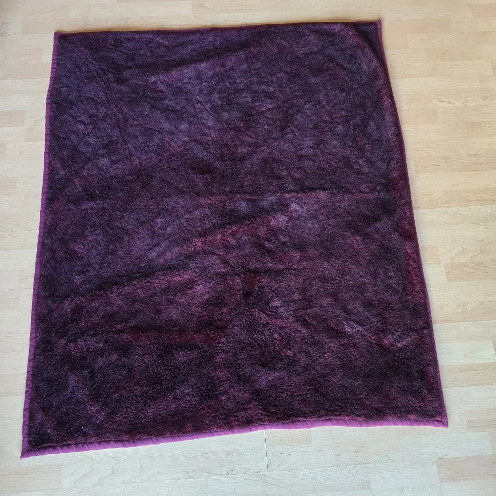 POTTERY BARN THROW BLANKET BURGUNDY RED MAROON FAUX FUR SUEDE Soft Plush‎